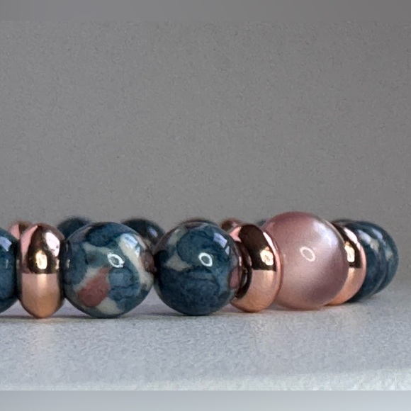 Ocean Jade Gemstone Bracelet with 1950’s Lucite Moon-glow Focal in Rose Gold - Picture 3 of 10